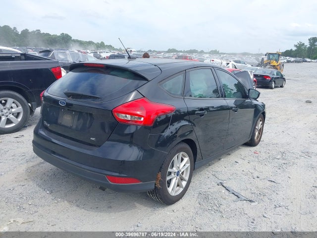 Ford FOCUS SE 2017 1FADP3K28HL212433 Image 4