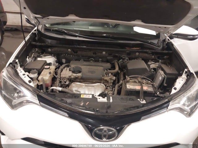Toyota Rav4 Xle 2017 JTMRFREV3HD206223 Image 10