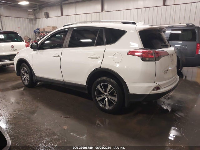 Toyota Rav4 Xle 2017 JTMRFREV3HD206223 Image 3