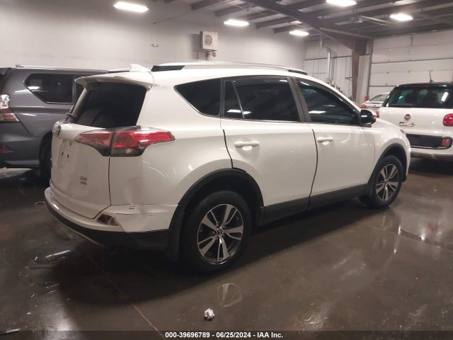Toyota Rav4 Xle 2017 JTMRFREV3HD206223 Image 4