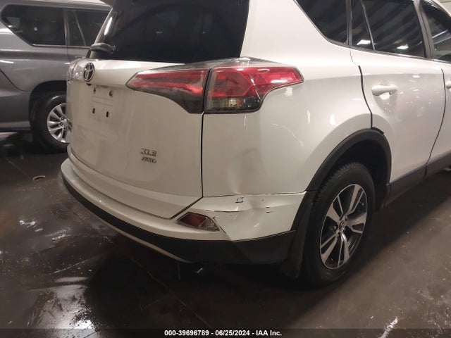 Toyota Rav4 Xle 2017 JTMRFREV3HD206223 Image 6