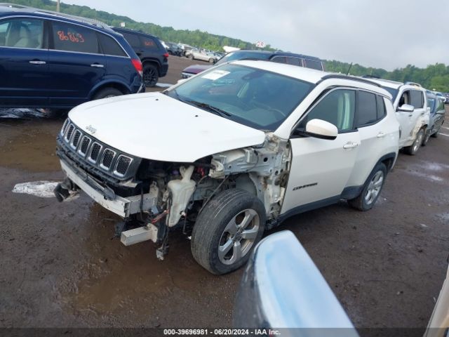 3C4NJCBB7JT345520 Jeep Compass Latitude Fwd