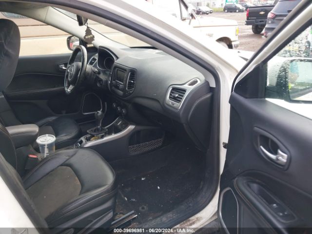 3C4NJCBB7JT345520 Jeep Compass Latitude Fwd