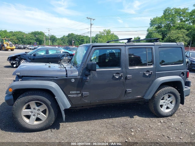 1C4BJWDGXHL747972 Jeep Wrangler Unlimited Sport 4x4