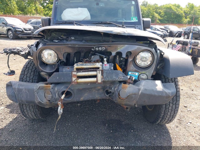 1C4BJWDGXHL747972 Jeep Wrangler Unlimited Sport 4x4