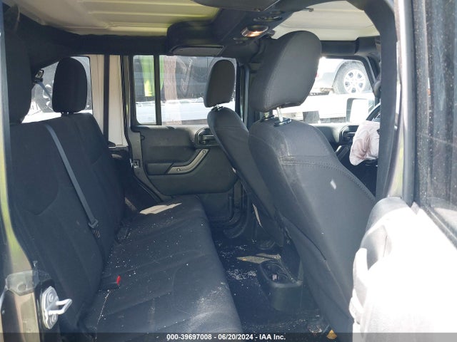 1C4BJWDGXHL747972 Jeep Wrangler Unlimited Sport 4x4