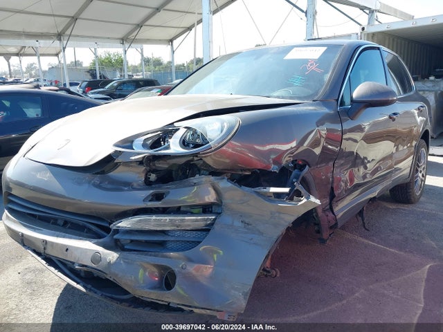 2011 PORSCHE CAYENNE WP1AB2A28BLA41938 Photo 1