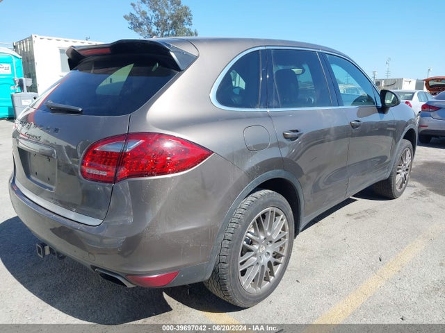 2011 PORSCHE CAYENNE WP1AB2A28BLA41938 Photo 3