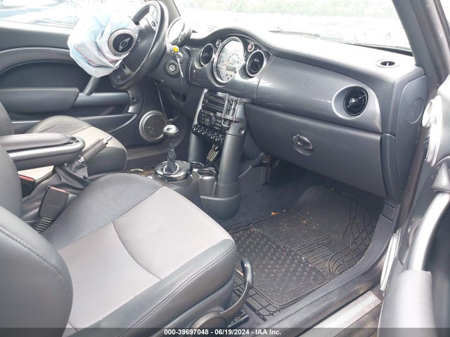 2008 MINI COOPER S WMWRH33538TU81345 Photo 4