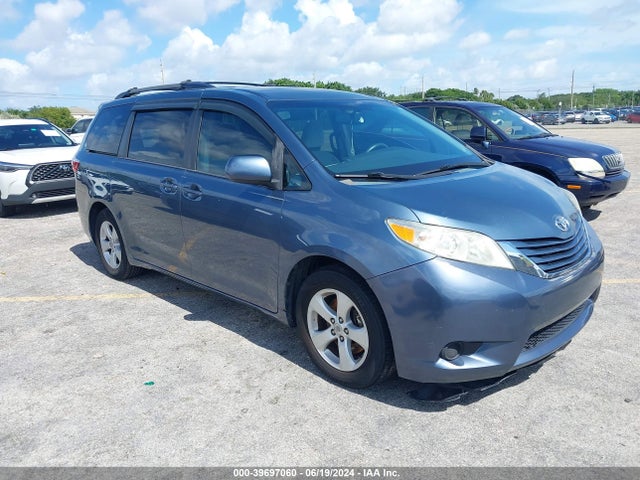 Toyota Sienna Le 8 Passenger 2015 5TDKK3DCXFS579206 zdjęcie główne