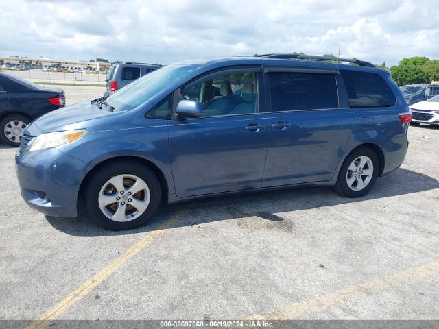 Toyota Sienna Le 8 Passenger 2015 5TDKK3DCXFS579206 Image 14