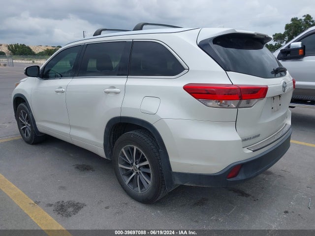 Toyota Highlander Xle 2018 5TDKZRFH1JS530282 Image 3