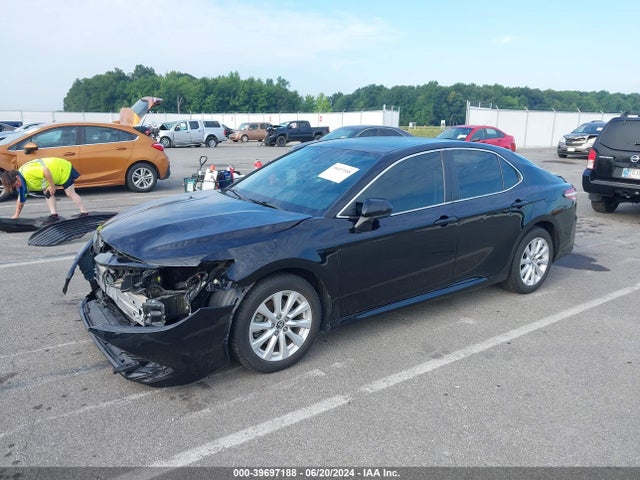 Toyota CAMRY LE 2020 4T1C11AK0LU893943 Image 2