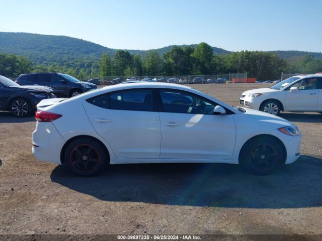 5NPD74LF2JH355776 Hyundai ELANTRA SE