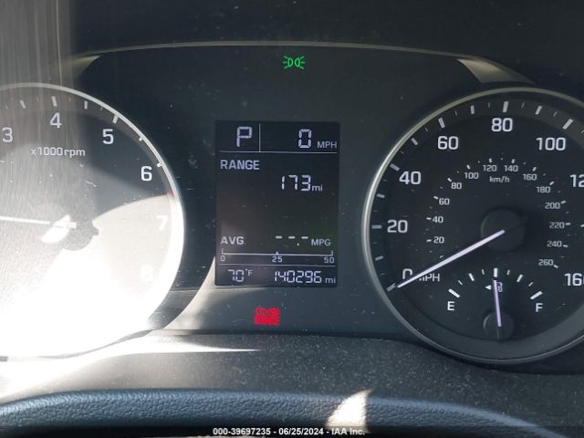 5NPD74LF2JH355776 Hyundai ELANTRA SE