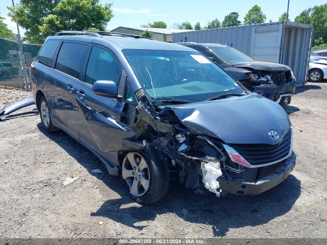 Toyota Sienna Le 8 Passenger 2015 5TDKK3DC4FS645829 main image