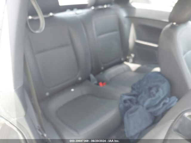 3VWJP7AT6EM631015 Volkswagen Beetle 2.5l