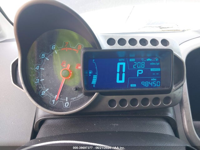 Chevrolet Sonic Lt Auto 2015 1G1JC6SH6F4212509 Image 7