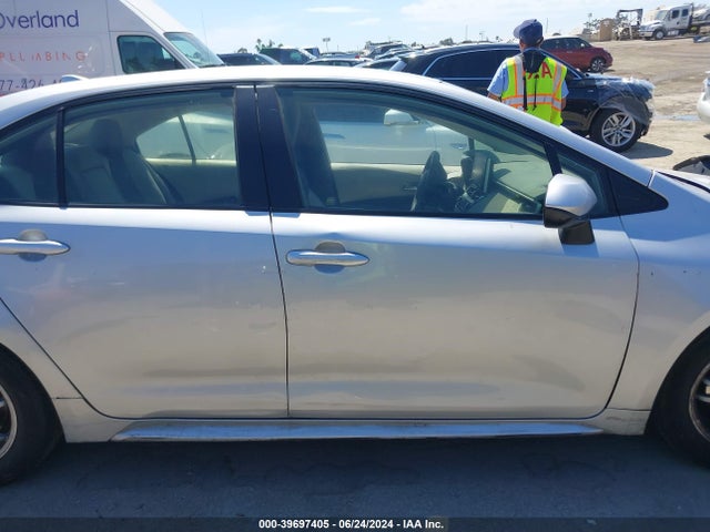 Toyota Corolla Hybrid Le 2020 JTDEBRBE1LJ013660 Image 13