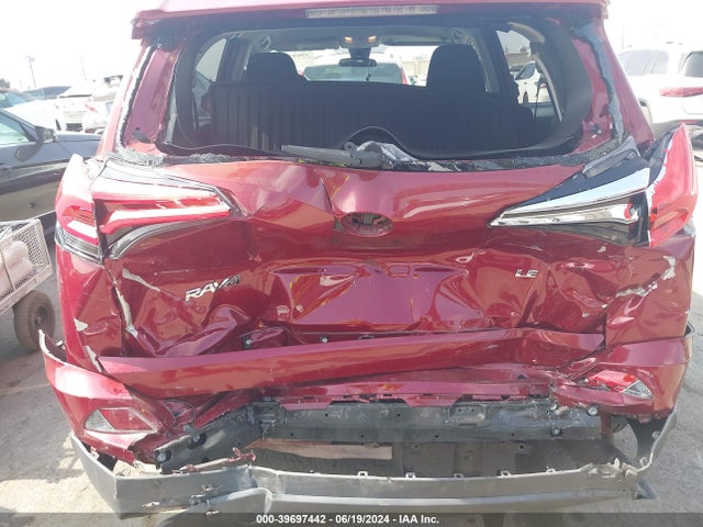 Toyota RAV4 LE 2018 2T3ZFREV2JW480585 Image 16