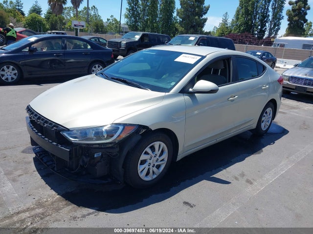 Hyundai ELANTRA SE 2017 5NPD74LFXHH171678 Image 2