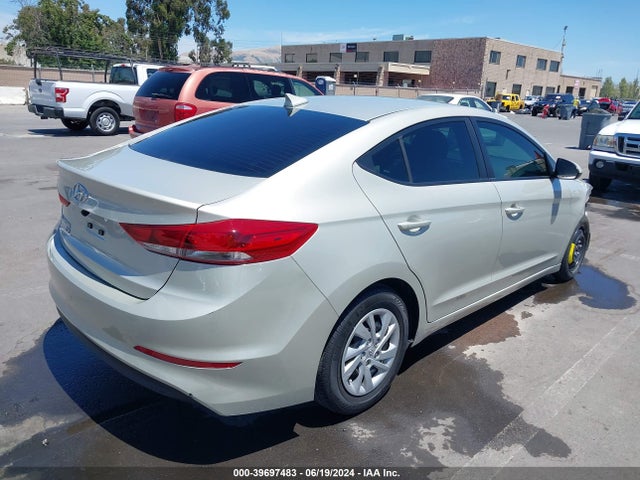 Hyundai ELANTRA SE 2017 5NPD74LFXHH171678 Image 4