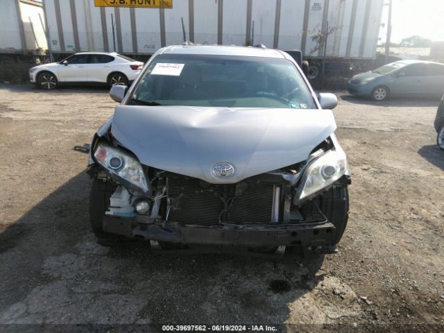 5TDYZ3DC6HS851436 Toyota Sienna Xle Premium 8 Passenger