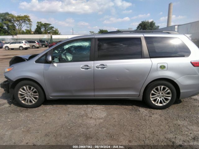 5TDYZ3DC6HS851436 Toyota Sienna Xle Premium 8 Passenger
