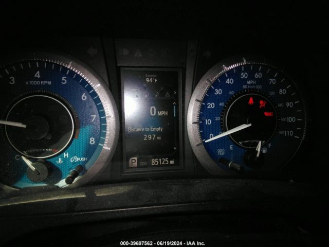 5TDYZ3DC6HS851436 Toyota Sienna Xle Premium 8 Passenger