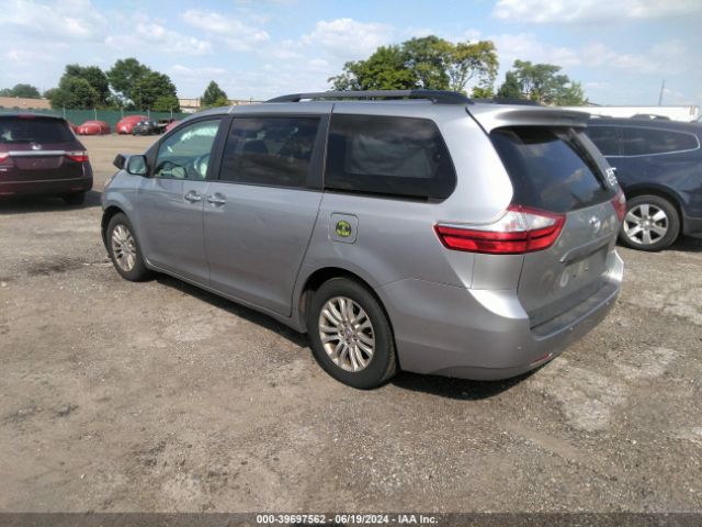 5TDYZ3DC6HS851436 Toyota Sienna Xle Premium 8 Passenger