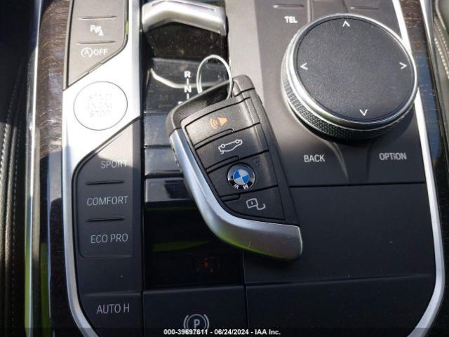3MW69FF01R8E08825 BMW 3 Series 330i