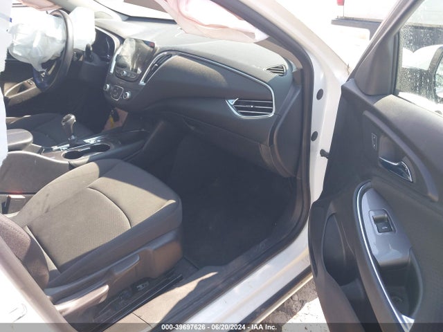 Chevrolet MALIBU LT 2018 1G1ZD5ST9JF220129 Image 5