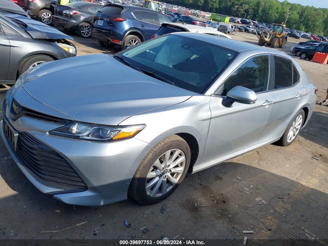 Toyota CAMRY LE 2020 4T1C11AK8LU892166 Image 2