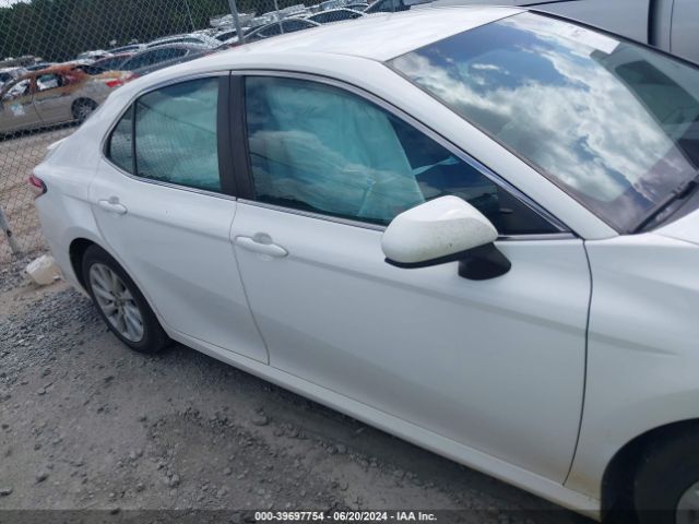 4T1B11HK8JU564826 Toyota CAMRY LE