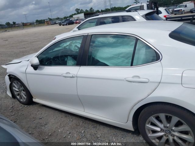4T1B11HK8JU564826 Toyota CAMRY LE