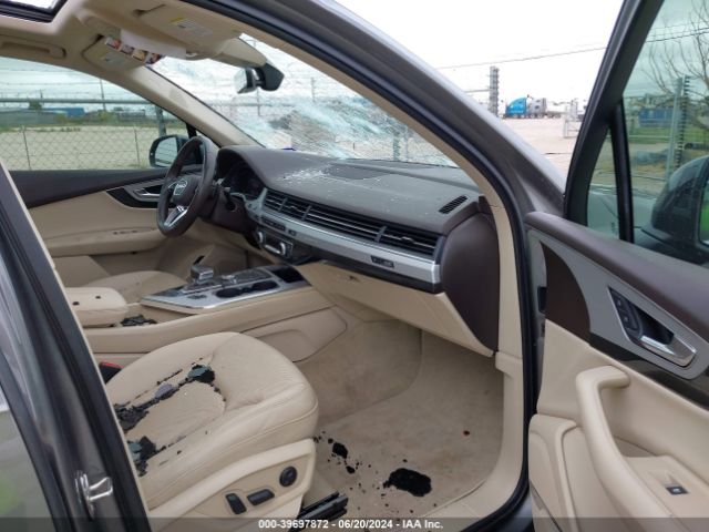 WA1LHAF71JD023453 Audi Q7 2.0t Premium