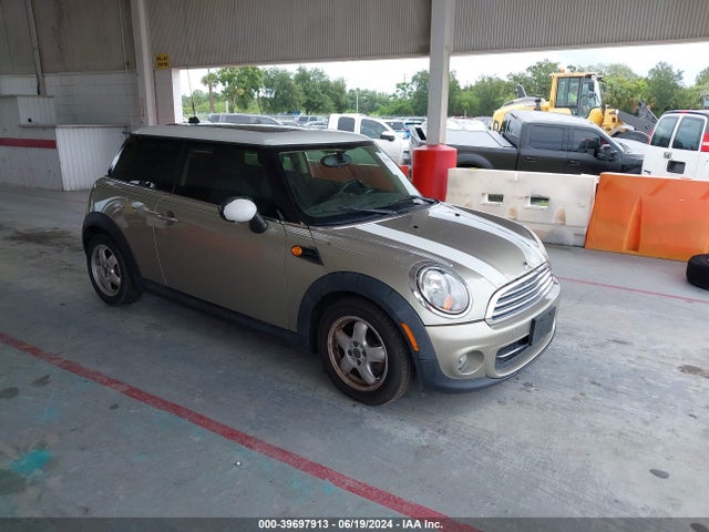 2011 MINI COOPER WMWSU3C51BTX95662 Photo 0