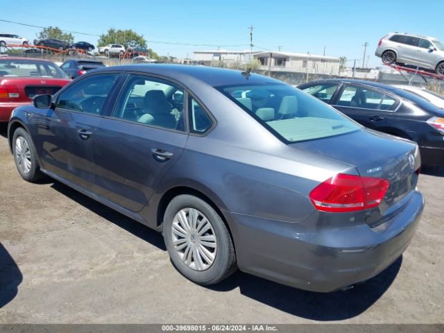 1VWAT7A34FC024626 Volkswagen Passat 1.8t S