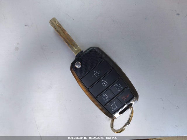 KIA SEDONA LX 2020 KNDMB5C18L6633764 Image 11