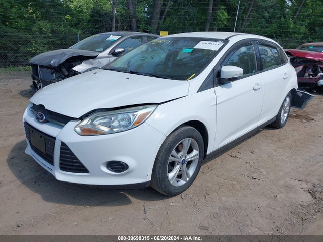 Ford FOCUS SE 2014 1FADP3F2XEL171793 Image 2
