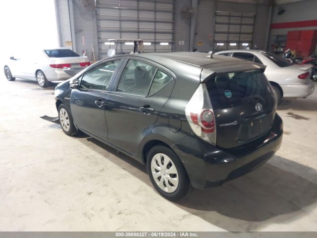 JTDKDTB30E1571365 Toyota Prius C One