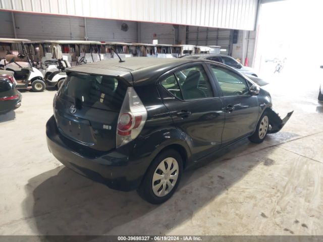 JTDKDTB30E1571365 Toyota Prius C One