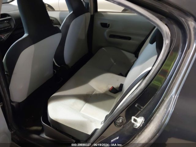 JTDKDTB30E1571365 Toyota Prius C One