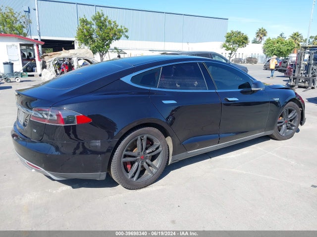 Tesla Model S 60/70/85 2015 5YJSA1E1XFF112439 Image 4
