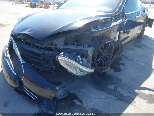 Tesla Model S 60/70/85 2015 5YJSA1E1XFF112439 Image 6