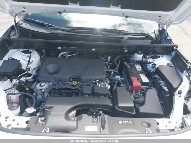 Toyota RAV4 LE 2024 JTMG1RFVXRD103807 Image 10