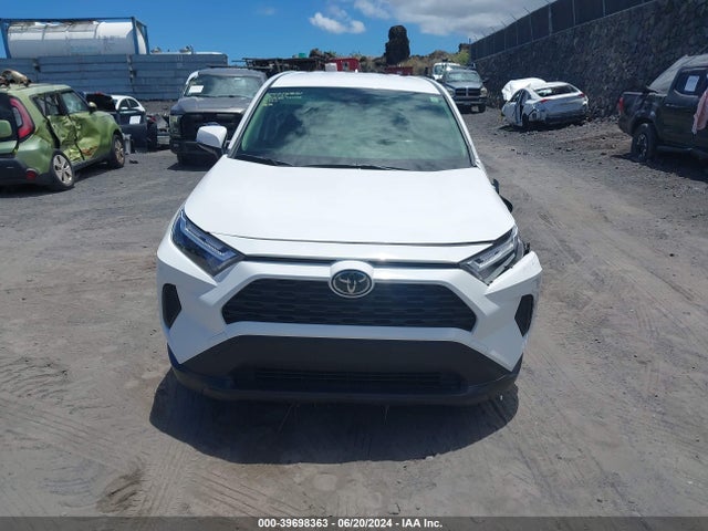 Toyota RAV4 LE 2024 JTMG1RFVXRD103807 Image 12