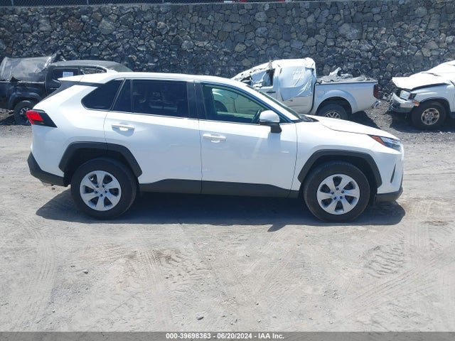 Toyota RAV4 LE 2024 JTMG1RFVXRD103807 Image 13