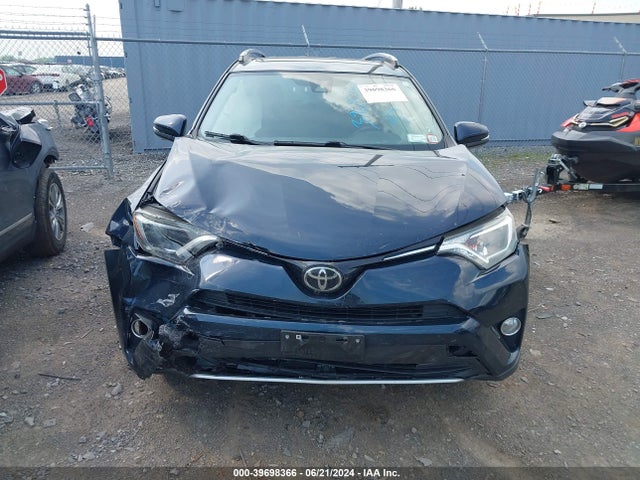 Toyota Rav4 Xle 2018 JTMRFREV7JD239294 Image 13