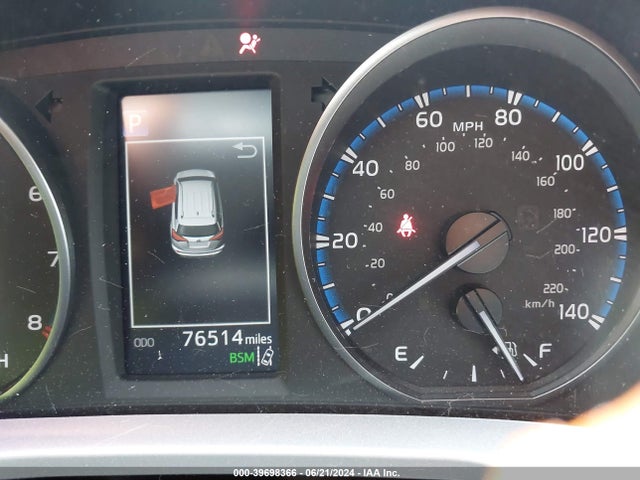 Toyota Rav4 Xle 2018 JTMRFREV7JD239294 Image 7
